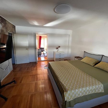 City Center Square Deluxe Nest Подгорица Екстериор снимка
