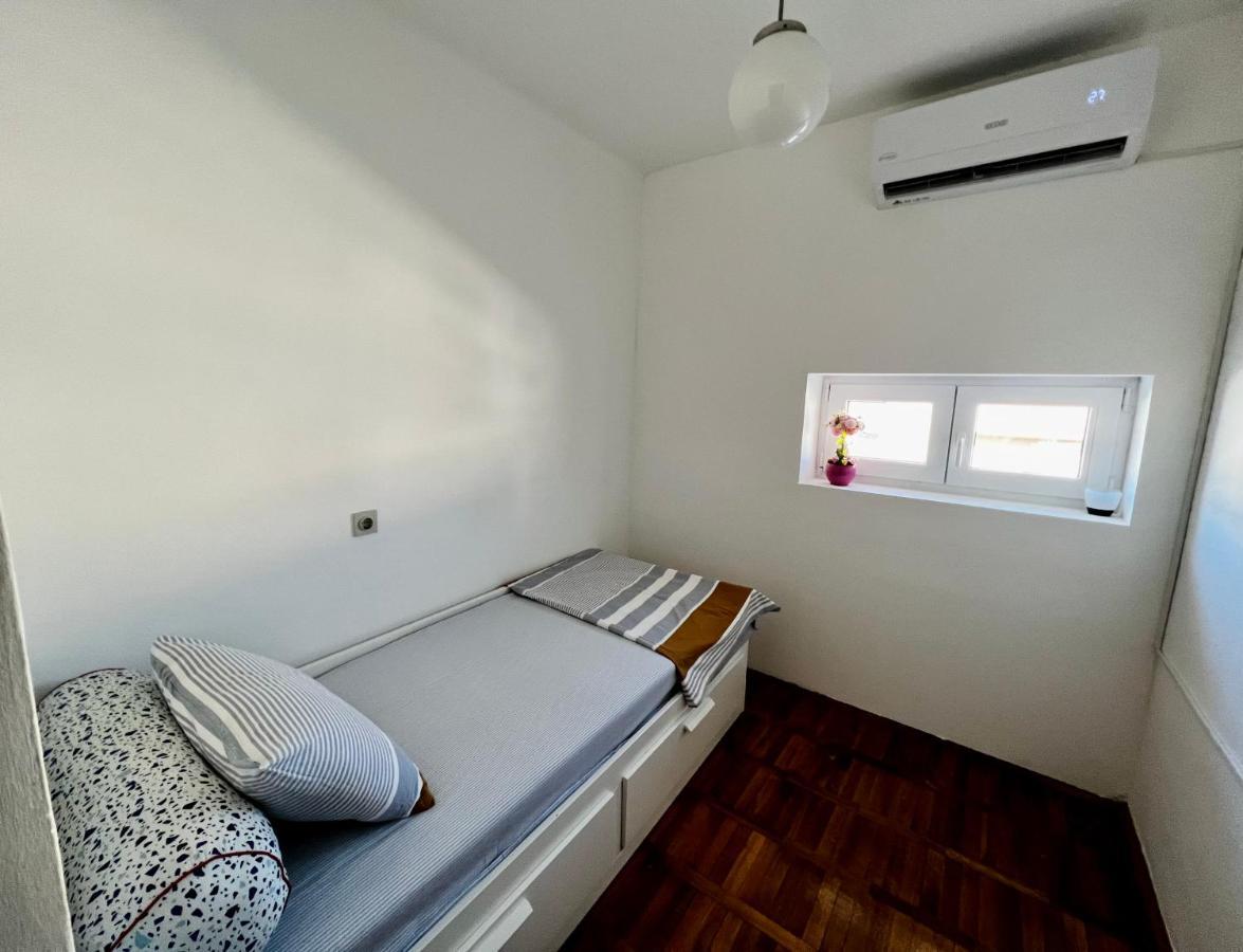 City Center Square Deluxe Nest Подгорица Екстериор снимка