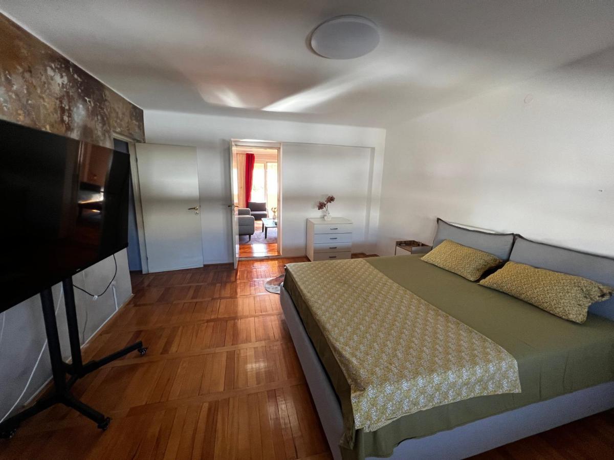 City Center Square Deluxe Nest Подгорица Екстериор снимка