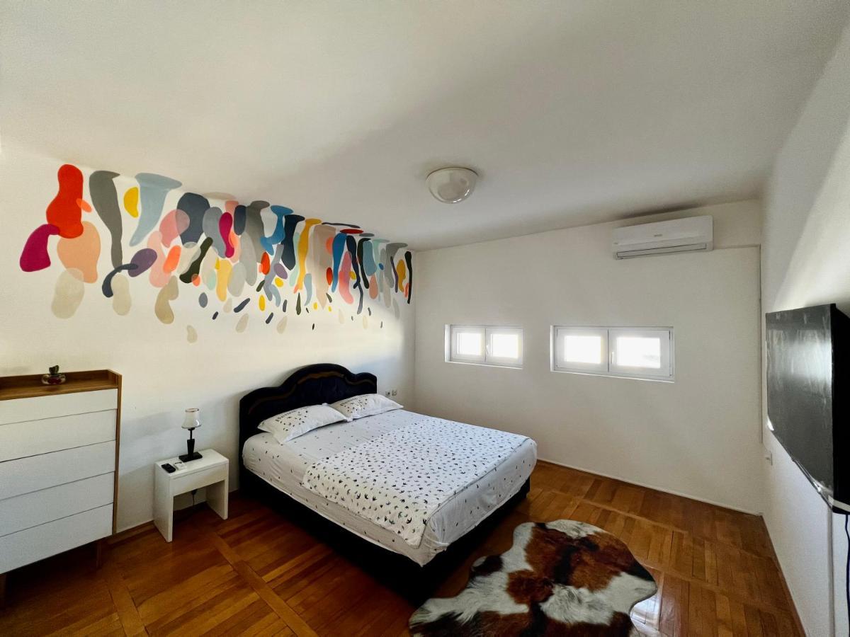 City Center Square Deluxe Nest Подгорица Екстериор снимка