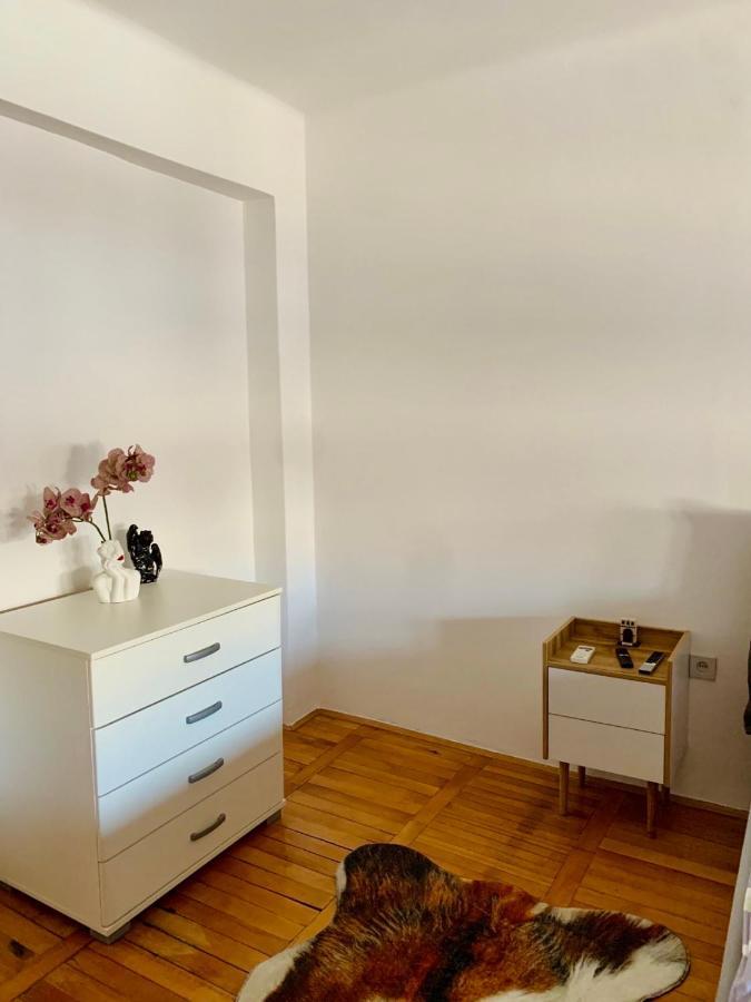 City Center Square Deluxe Nest Подгорица Екстериор снимка