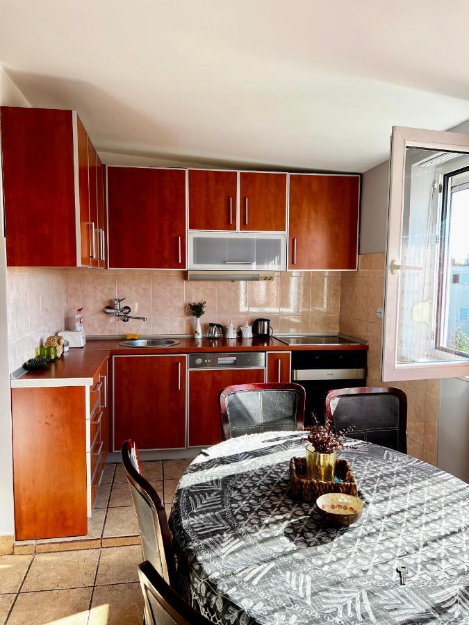 City Center Square Deluxe Nest Подгорица Екстериор снимка